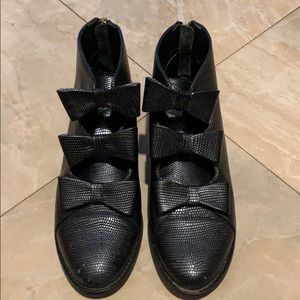 F-troupe bow booties